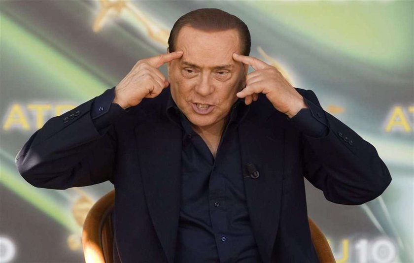 Berlusconi odchodzi, bo...