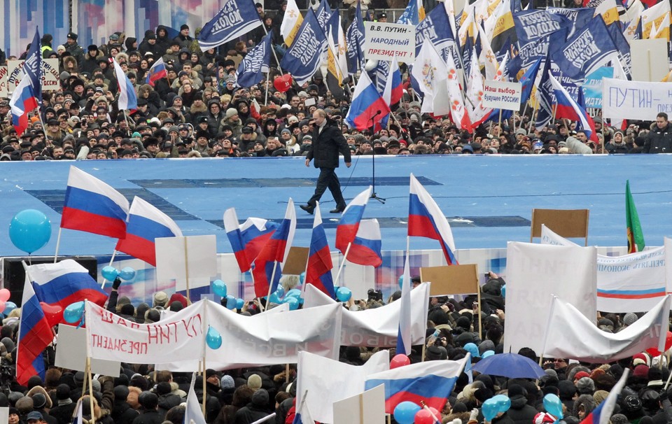 Tysiące zwolenników Putina na ulicach