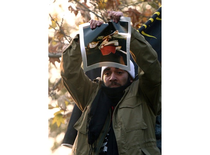 Irańscy studenci  szturmują ambasadę Wielkiej Brytanii w Teheranie