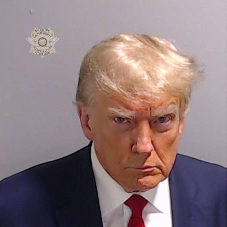 Policyjne zdjęcie Donalda Trumpa