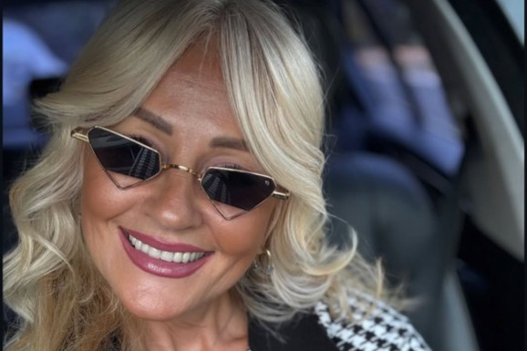 "BEZ RIZIKA NEMA NI DOBITI" Slavica Rokvić u 61. godini izgleda nikad bolje: Slikala se čim je otvorila oči, pa se odmah oglasila
