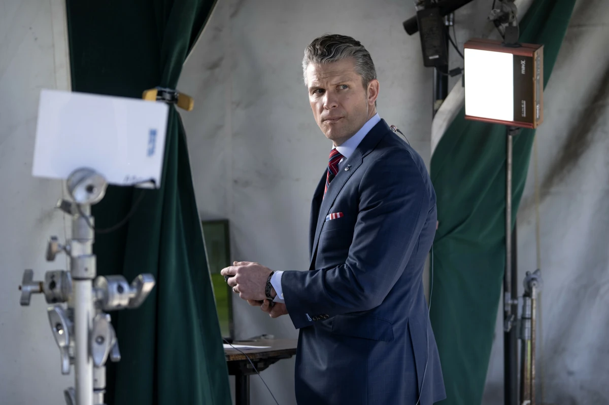 Pentagon Secrets Leak: Hegseth&#39;s Advisor Detained