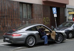 Kammel parkuje na miejscu dla inwalidów