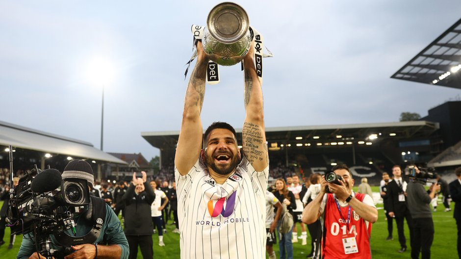 Mitrović świętuje awans do Premier League