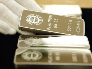 Zaskakujący wzrost zapasów ropy w USA. Dla platyny to najgorszy kwartał od 7 lat