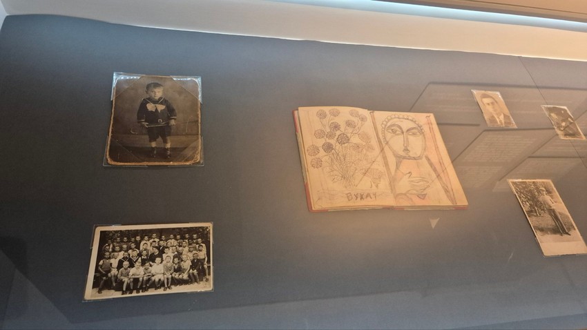 lazar kao dece i sveska sa crtežima