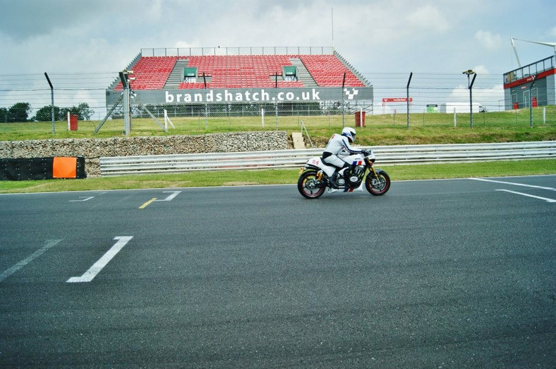 Hesketh V1000