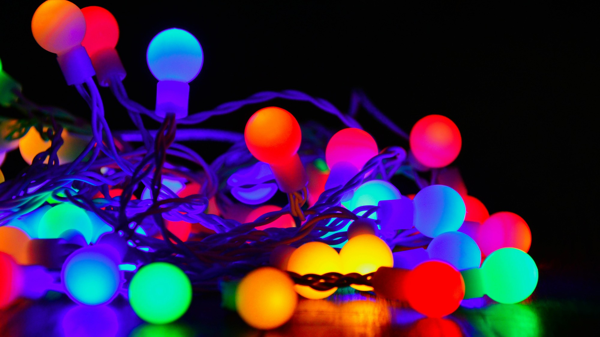 Vianočné svetielka sú najčastejšou výzdobou sviatkov.