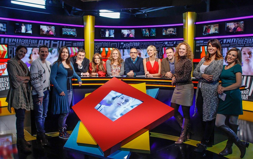 Nasmejana ekipa emisije "Bulevar"