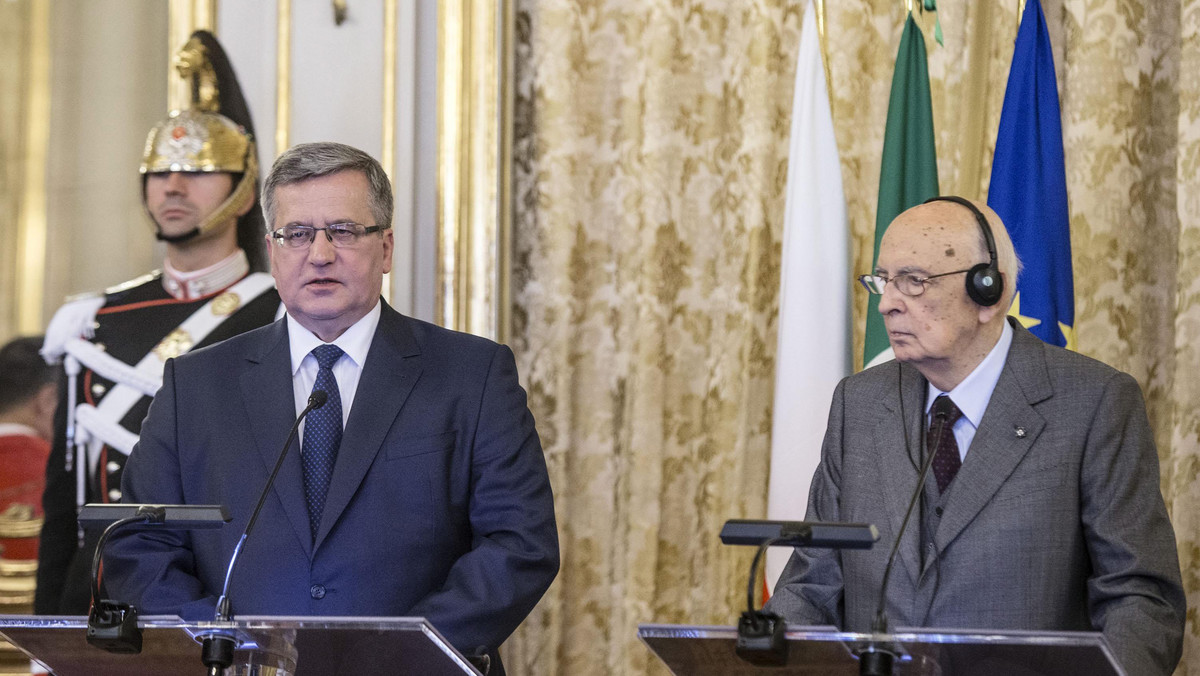 Prezydenci Polski i Włoch, Bronisław Komorowski i Giorgio Napolitano, opowiedzieli się dzisiaj za niezawisłością i poszanowaniem integralności Ukrainy. Rozmawiali także m.in. o włoskim przewodnictwie w Radzie Unii Europejskiej.