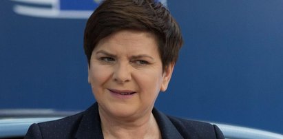 Szydło zaliczyła wpadkę podczas składania gratulacji dla Macrona?