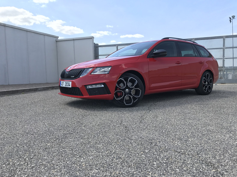 Skoda Octavia RS 245  w wersji kombi