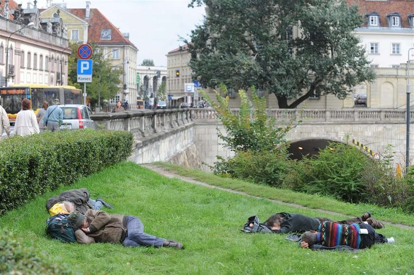 Kto zrobi porządek z żulami? ZDJĘCIA