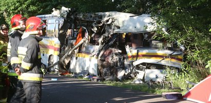 W wypadku autobusu w Mierzynie zginęły 4 osoby. Ruszył proces 21-letniego kierowcy