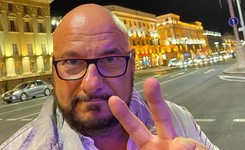 Piotr Gąsowski parodiuje debatę i Michała Rachonia. 'Dokładnie tak było' [WIDEO]