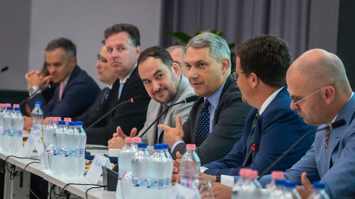 Lázár János komoly elvárásokat fogalmazott meg a MÁV számára, szerinte ezek a legsürgetőbb feladatok – Persze Vitézynek és Magyar Péternek is beszólt, akik már reagáltak is