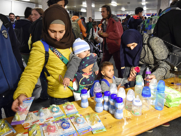 Coraz więcej migrantów w Europie. Granice UE przekroczyło ponad 400 tys. ludzi