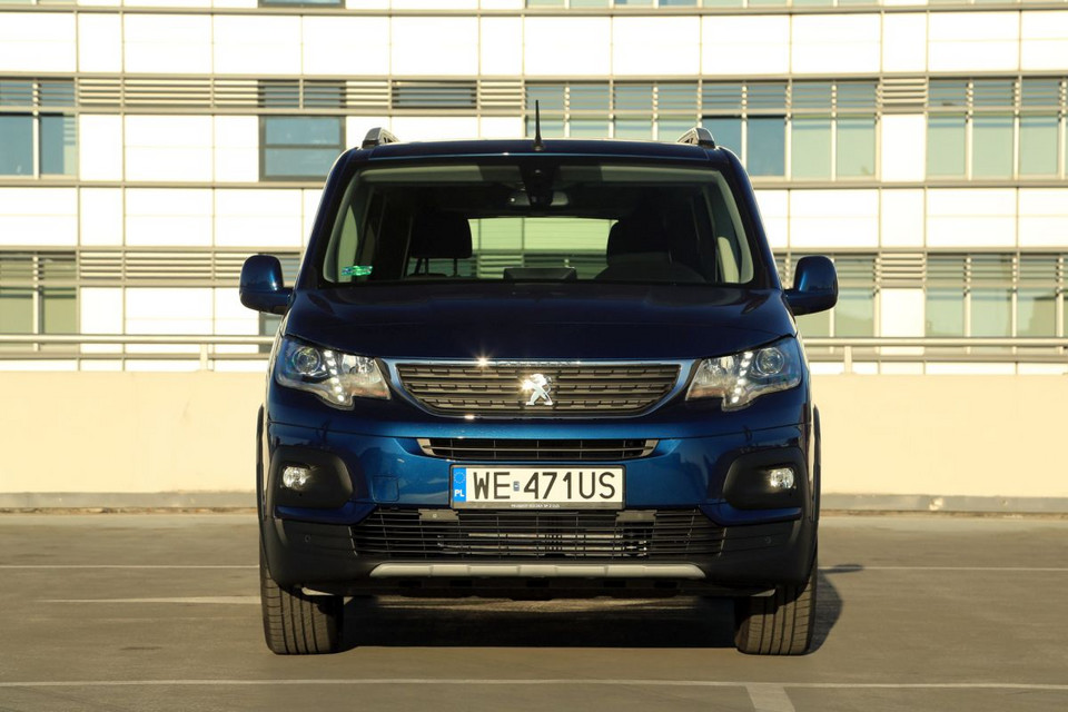 Citroen Berlingo vs Peugeot Rifter dlaczego Peugeot jest