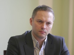 Poseł z PO zmienia front. Teraz chce związków partnerskich