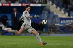 Bramkarz udał się na kwarantannę... w przerwie meczu