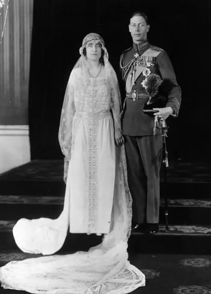 Lady Elizabeth Bowes Lyon i książę Yorku (później król Jerzy VI) w dniu ślubu Fot. Hulton Archive/Getty Images