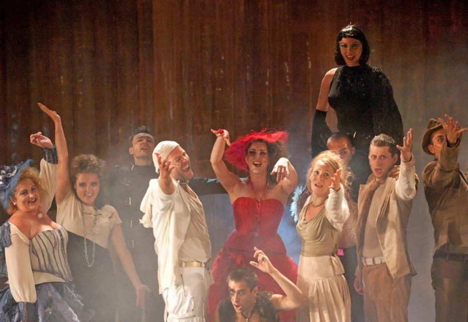 "Čarobnjak iz Oza" Ujvideki sinhaza