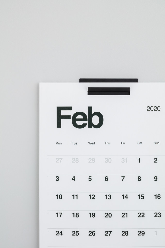 Kal - nowoczesny, minimalistyczny kalendarz ścienny