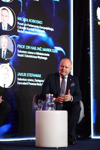 Wspieranie nauki ponad podziałami