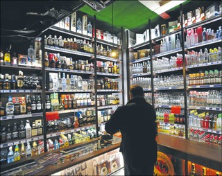 Dostępność alkoholu ma zostać ograniczona. Dwa projekty na horyzoncie