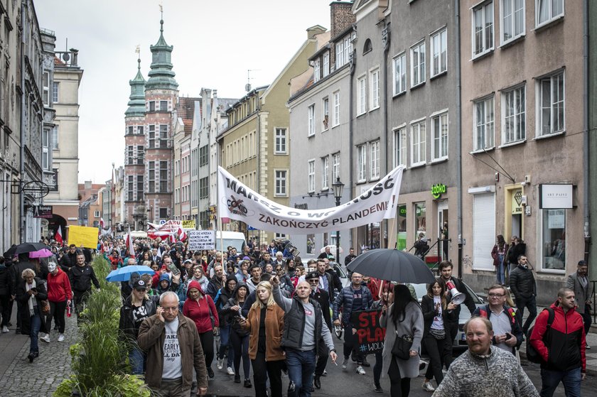 Manifestacja antycovidowców w Gdańsku.