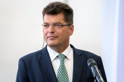 Komisarz UE dla DGP o działaniach Rosji: To jest wyjątkowo odrażające