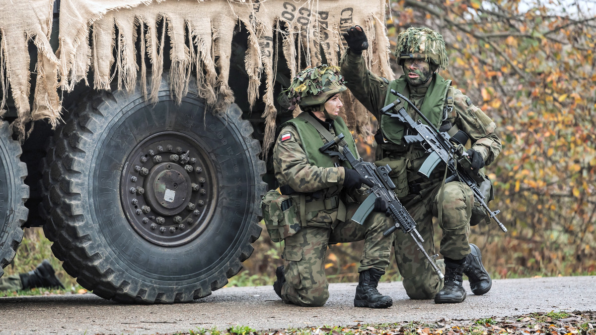 Mazury: Manewry Anakonda-18. Ćwiczenia zabezpieczające samoloty