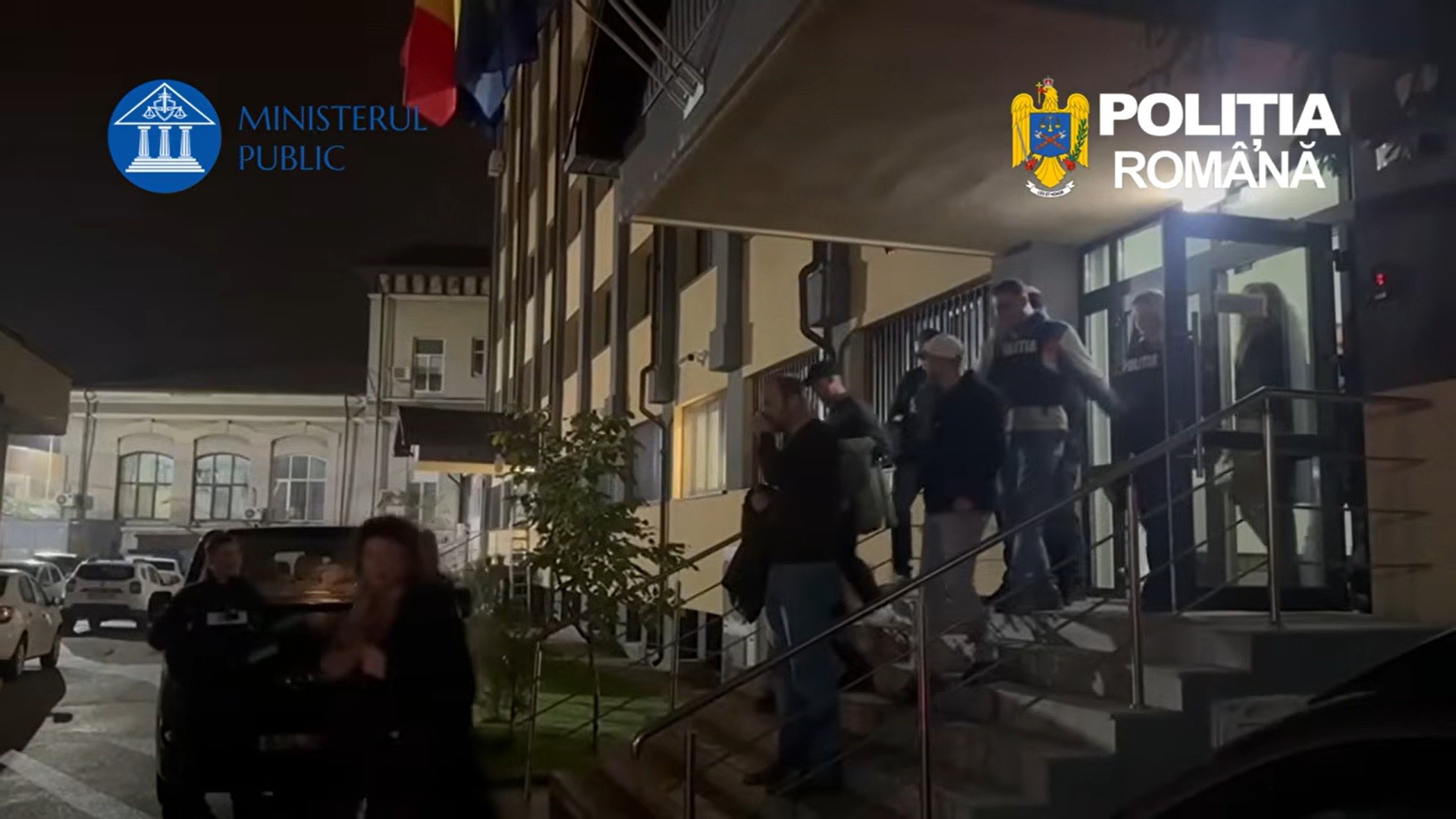 Șase români din Olt și Dolj au furat cupru de 350.000 de euro din 7 țări europene, apoi s-au întors acasă și s-au trezit cu mascații la poartă