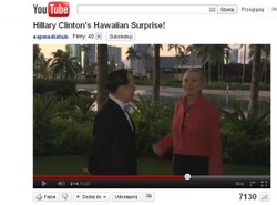 Hilary Clinton i rozebrany mężczyzna na Hawajach. Zobacz wideo