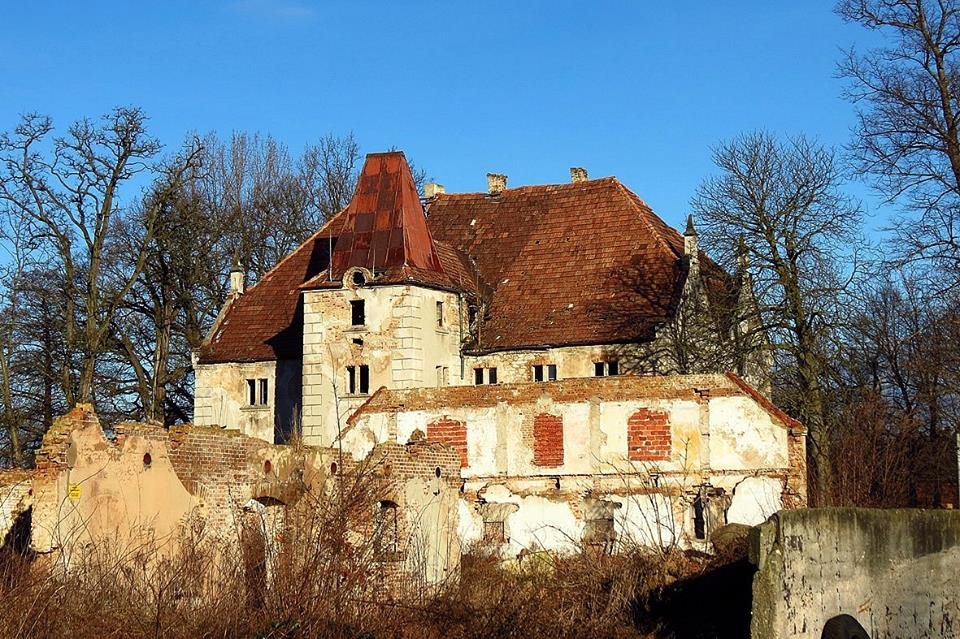 Żarki Średnie koło Zgorzelca - zrujnowany pałac i folwark