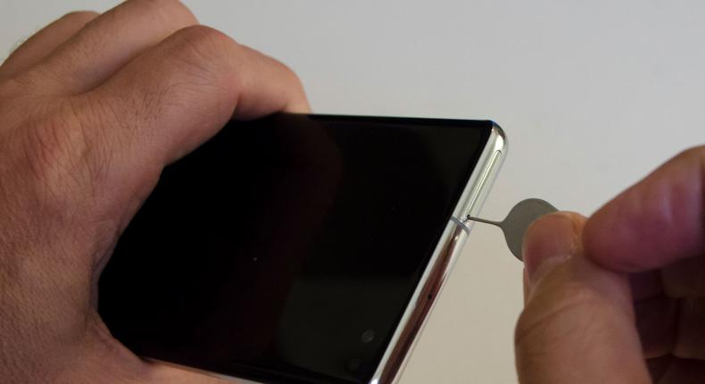 How to remove SIM card Samsung Galaxy S10