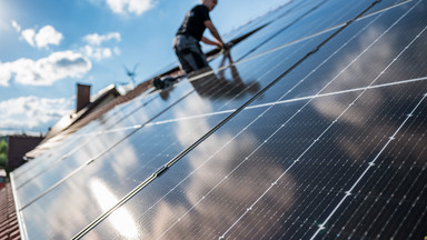 Nowe przepisy załamały rynek paneli słonecznych? Ministerstwo mówi raczej o sukcesie 