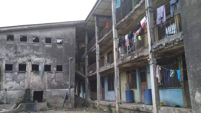 Mopol 2 barrack in Ikoyi is one of the oldest residential facilities for mobile police officers in Lagos. [Kayode Ogundamisi/Twitter]