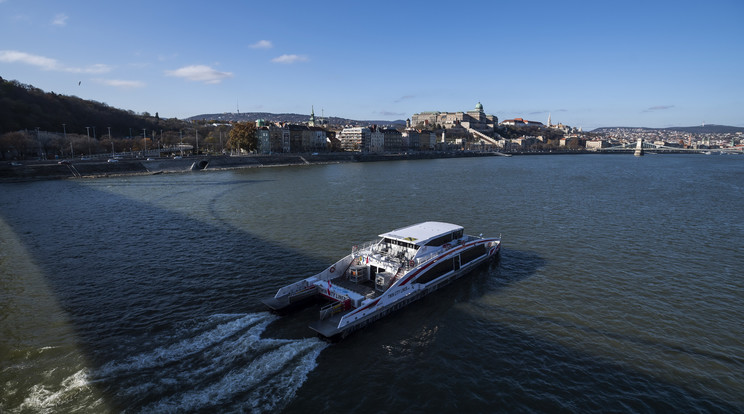 250 utas fér el a hatalmas katamaránon Bécs és Budapest közt. /Fotó: MTI - Mónus Márton