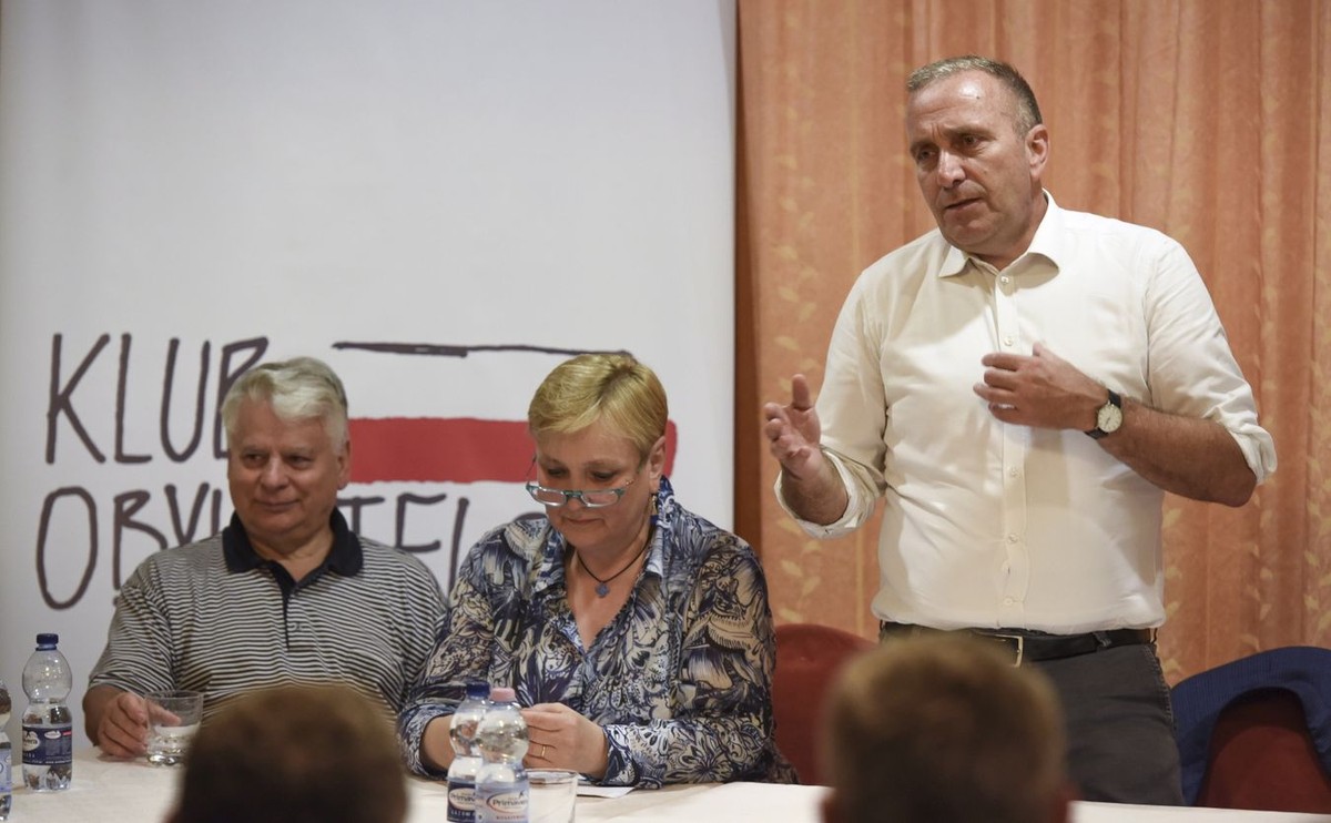 Grzegorz Schetyna na spotkaniu klubu obywatelskiego we Władysławowie