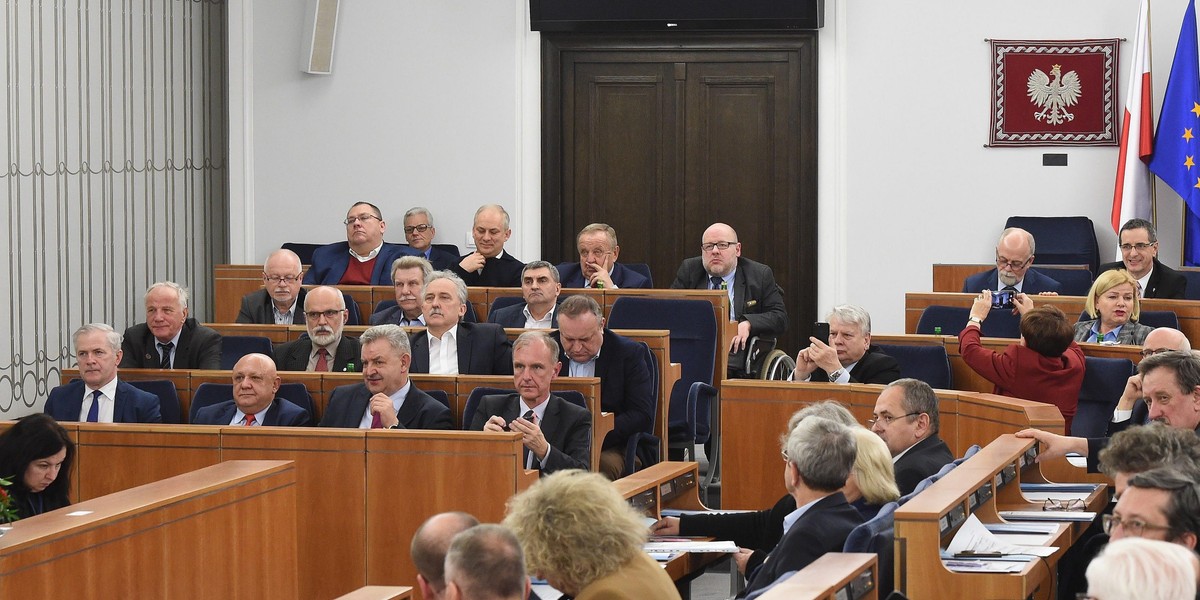 Senat debatował nad ustawą degradacyjną