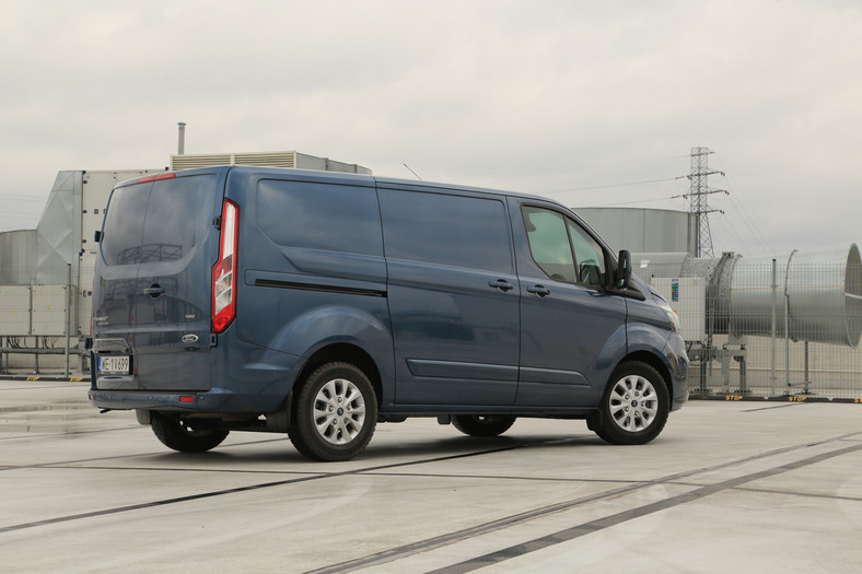 Ford Transit Custom plug-in – miejski dostawczak