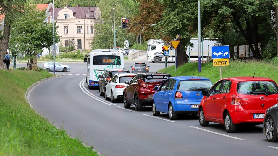 Emisje ze spalin są jedną z głównych przyczyn smogu w Krakowie