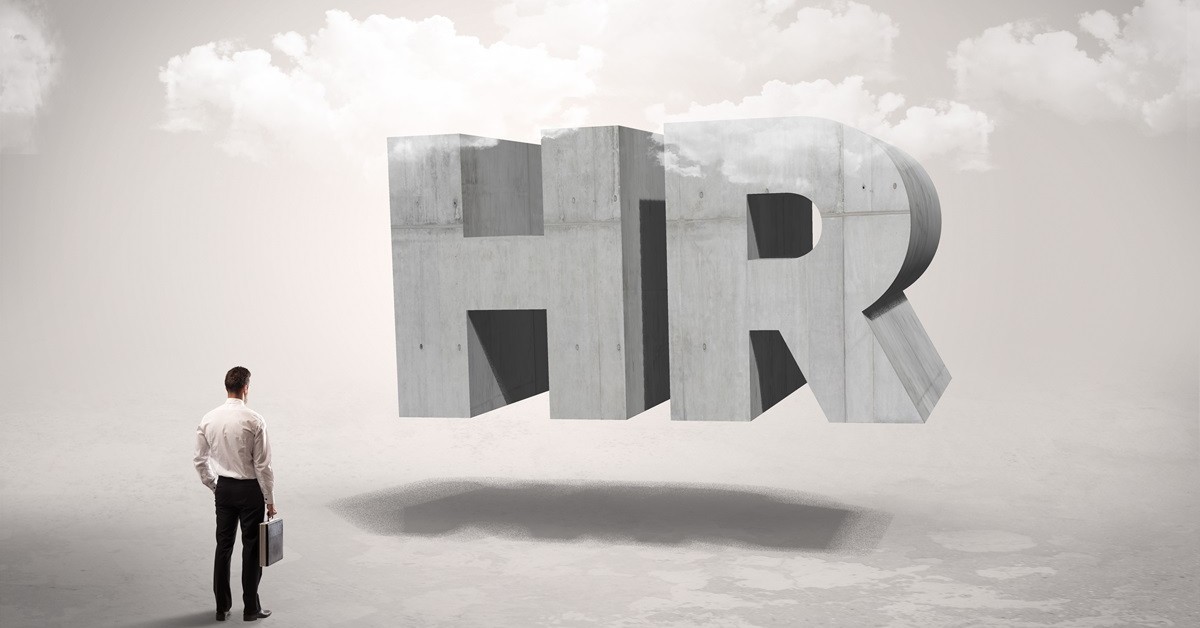 Zmowy kadrowe coraz droższe – firmy płacą za układy pracowników z działów HR
