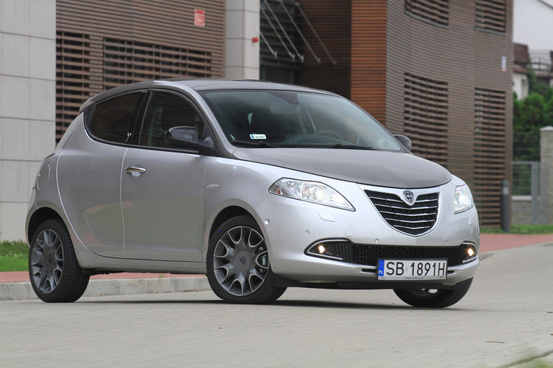 Lancia Ypsilon: elegancka tylko na pokaz