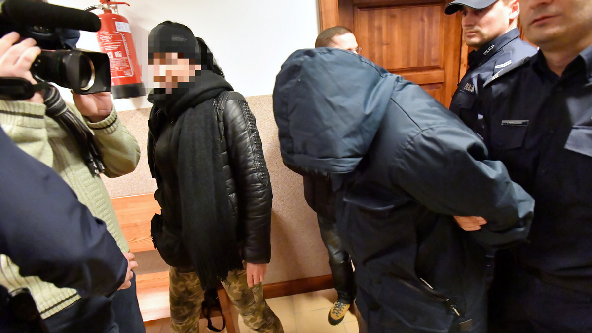 Sąd Apelacyjny w Szczecinie uwzględnił w piątek wniosek prokuratury i przedłużył o trzy miesiące tymczasowy areszt dla Miłosza S., organizatora escape roomu w Koszalinie, gdzie zginęło pięć 15-letnich dziewcząt.