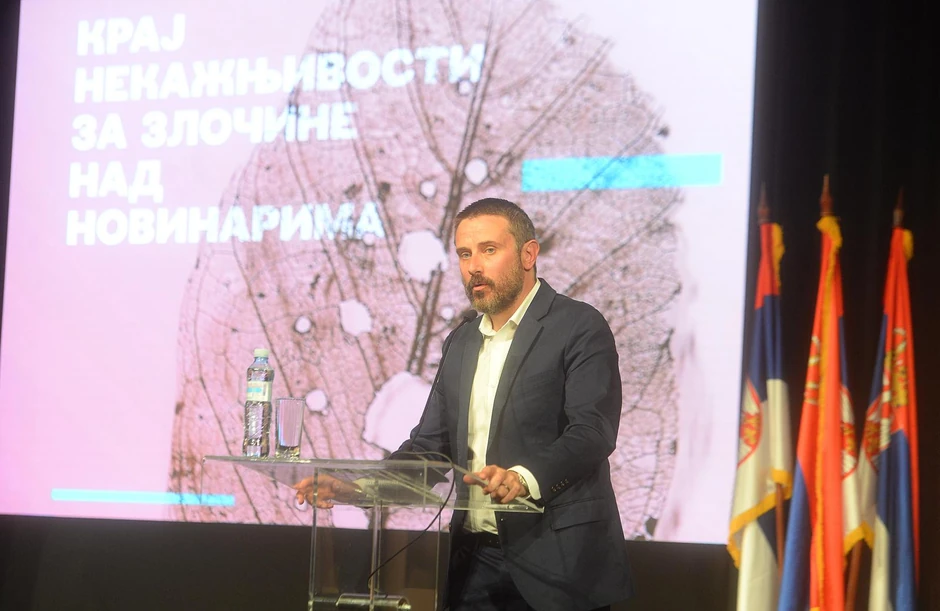 Istrazivački novinar Džeremi Skejhil izvinio se pre dva dana u ime SAD za ubistvo radnika RTS