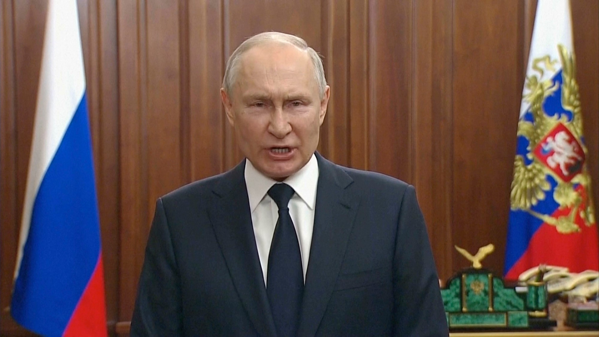 Ruský prezident Vladimir Putin v pondelok večer vystúpil s mimoriadnym prejavom.