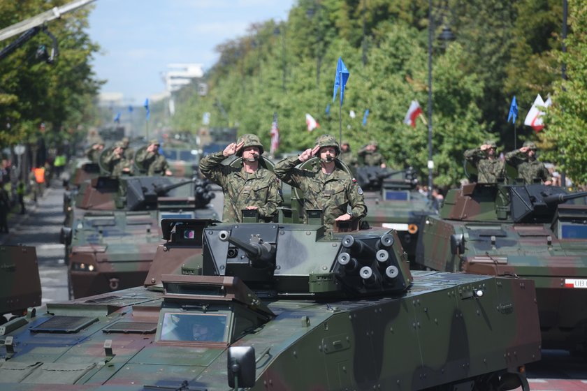 Defilada z okazji Święta Wojska Polskiego [ZDJĘCIA!]