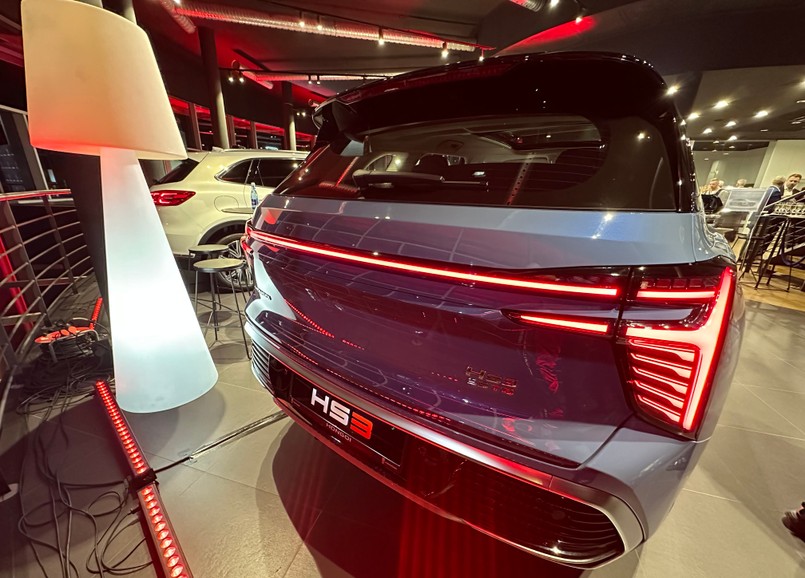 Hongqi HS3